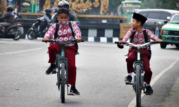 Setop Motoran! Siswa Di Imbau Jalan Kaki-Naik Sepeda Ke Sekolah Untuk Efisiensi Energi