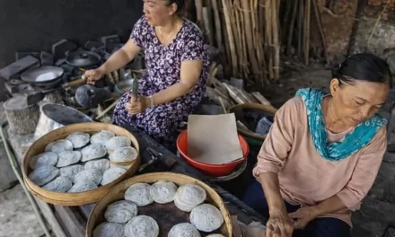 Serabi Kerun Ponorogo Diburu Jelang Buka Puasa, Sehari Laku 1.500 Biji