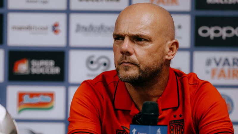 Bojan Hodak Bidik Bali United, Lini Belakang Jadi Sasaran