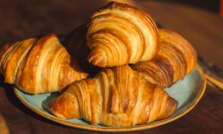 Croissant Rolls: Tren Roti Yang Tak Pernah Lekang Oleh Waktu