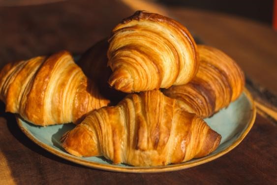 Croissant Rolls: Tren Roti Yang Tak Pernah Lekang Oleh Waktu