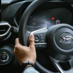 Strategi Cerdas Menghemat BBM Saat Mengendarai Mobil Matik