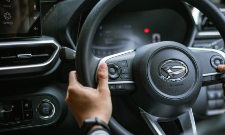 Strategi Cerdas Menghemat BBM Saat Mengendarai Mobil Matik