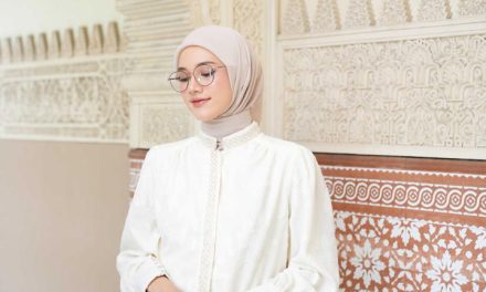 Rekomendasi Kacamata Anti Ribet Untuk Hijabers Aktif Sehari-Hari