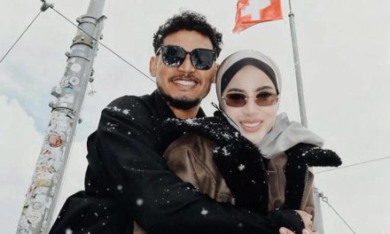 Dingin Tapi Hangat! Emy Aghnia & Suami Liburan Mesra Di Swiss