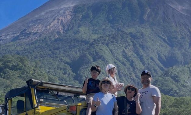 Pemandangan Memukau! Liburan Keluarga Cynthia Lamusu
