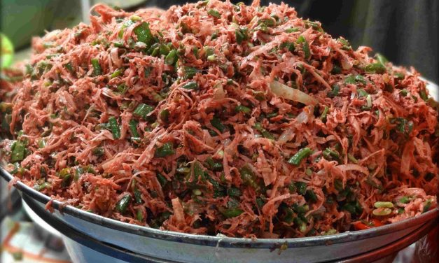 Penuh Makna! Lawar Jadi Warisan Kuliner Tradisional Bali