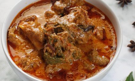 Makin Nikmat! Kari Kambing Dengan Kuah Gurih Kaya Rempah
