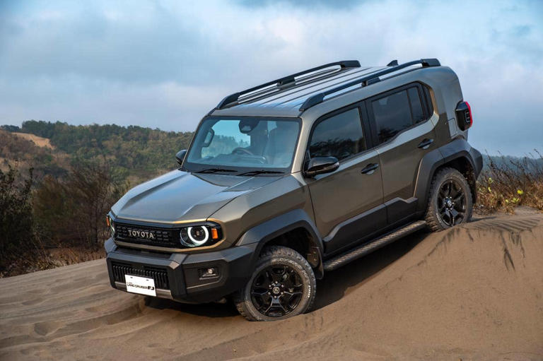 Bikin Kagum! Land Cruiser FJ Bermain Di Gumuk Pasir Yogyakarta