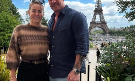 Bikin Kaget! Alan Ritchson Dan Istri Cerai Usai 20 Tahun Menikah