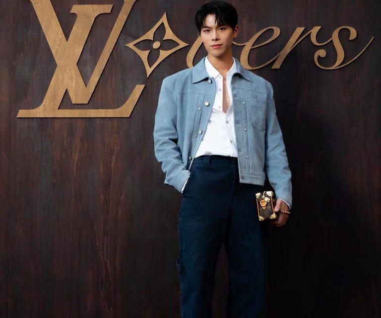 Makin Fashionable! Ide Styling OOTD Pakai Tas Ala Glenn Yong