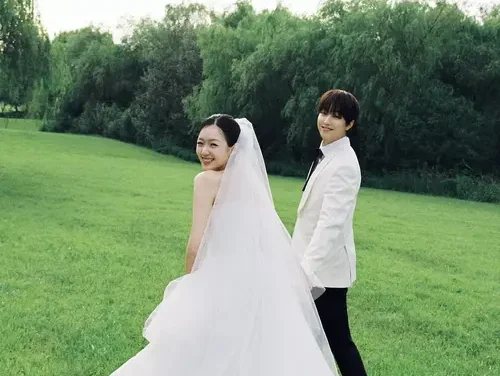 Lee You Jin Dan Cha Gyeong Eun Umumkan Pernikahan
