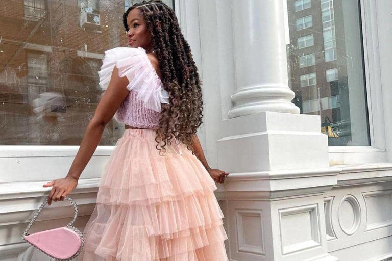 Fashion Goals! Coquette Aesthetic Bikin Gaya Feminin Makin Chic