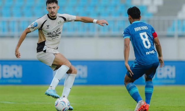 Arema FC Bikin Kejutan! Empat Gol Hancurkan Rekor Dewa United